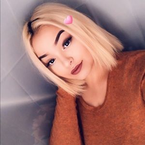 Meet your Posher, Ambera